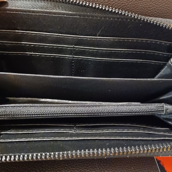 DISNEY MINNIE MOUSE ZIP AROUND ID COMPARTMENTS WAL - Picture 9 of 10